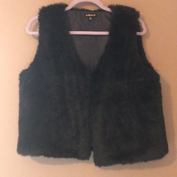 Black Fur Vest - Picture 3 of 3